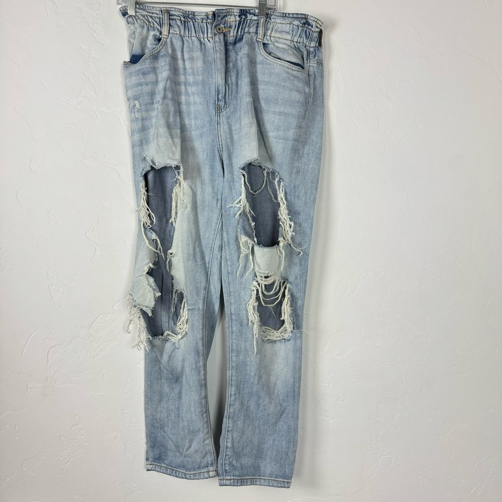 KanCan Jeans Darel Ultra High Rise‎ Paperbag Mom Light Wash Blue Ripped Holes